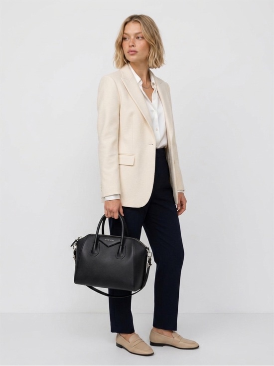 Givenchy Handbags - Givenchy Antigona Black Leather Bag